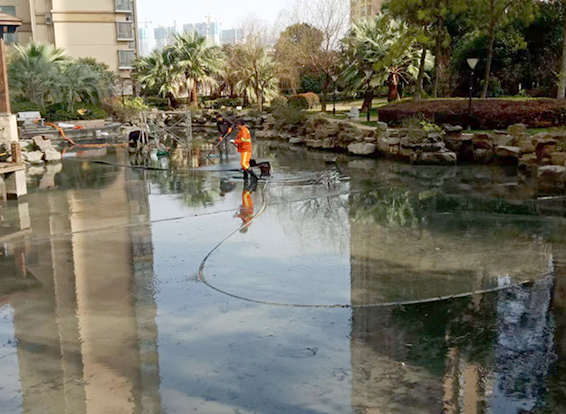 平舆景观池淤泥清理